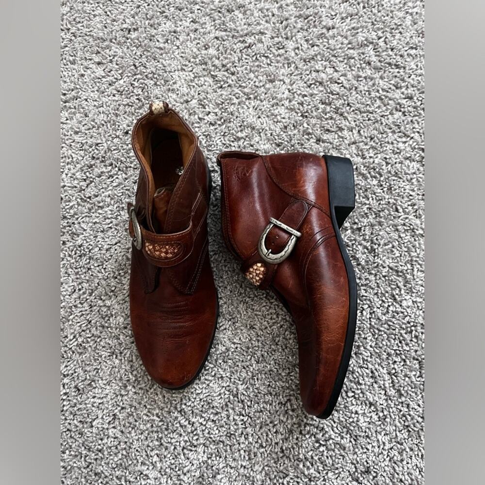 Ariat Heritage Buckle Ankle Booties Western Cowgirl Moto Horsegirl Size 7.5 - Picture 1 of 8